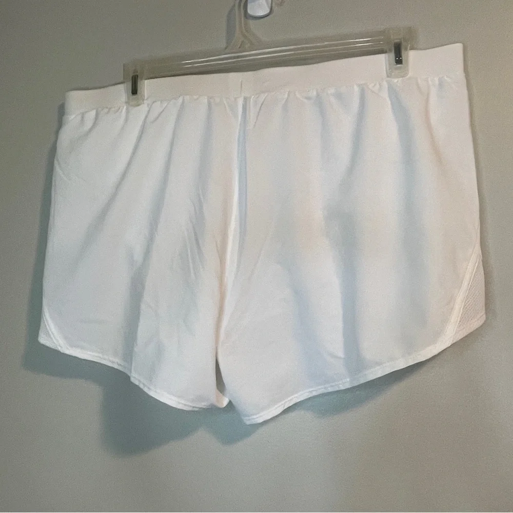Under Armour NWT White Loose Fit Heatgear Running Shorts Size XXL
